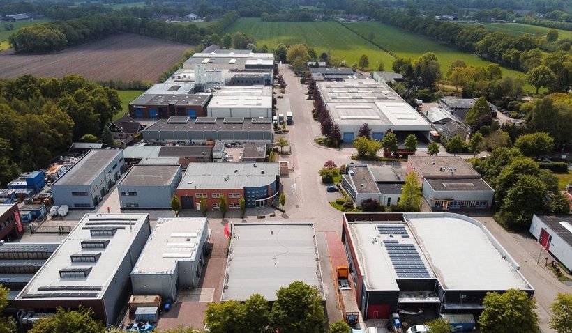 Bovenaanzicht van bedrijventerrein Ambachtsweg