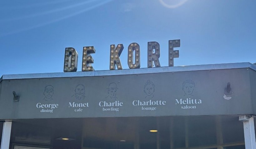 Letter De Korf boven ingang De Korf
