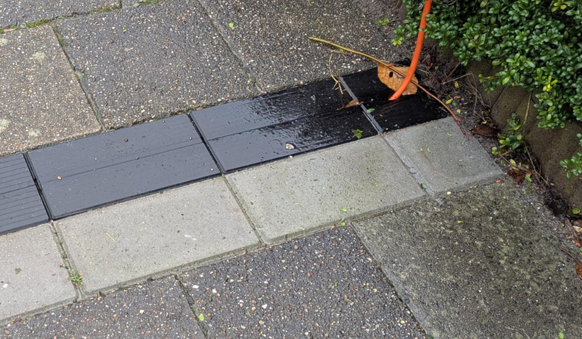 kabelgoot over de stoep